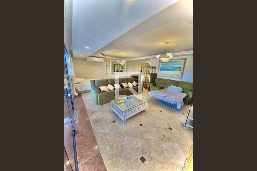 Furnished 190 m² apartment with 3 en-suite bedrooms — photo 10