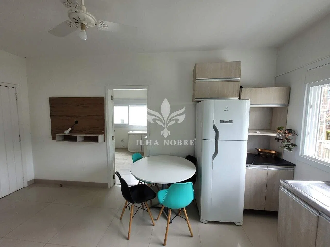 Квартира с 2 спальнями, 1 сьютом и 76 м², электроплита — photo 2