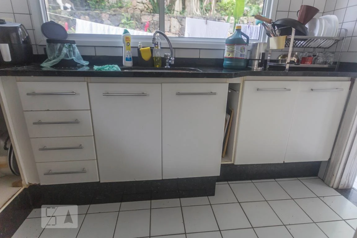 Furnished 680 m² house with 3 bedrooms — photo 41