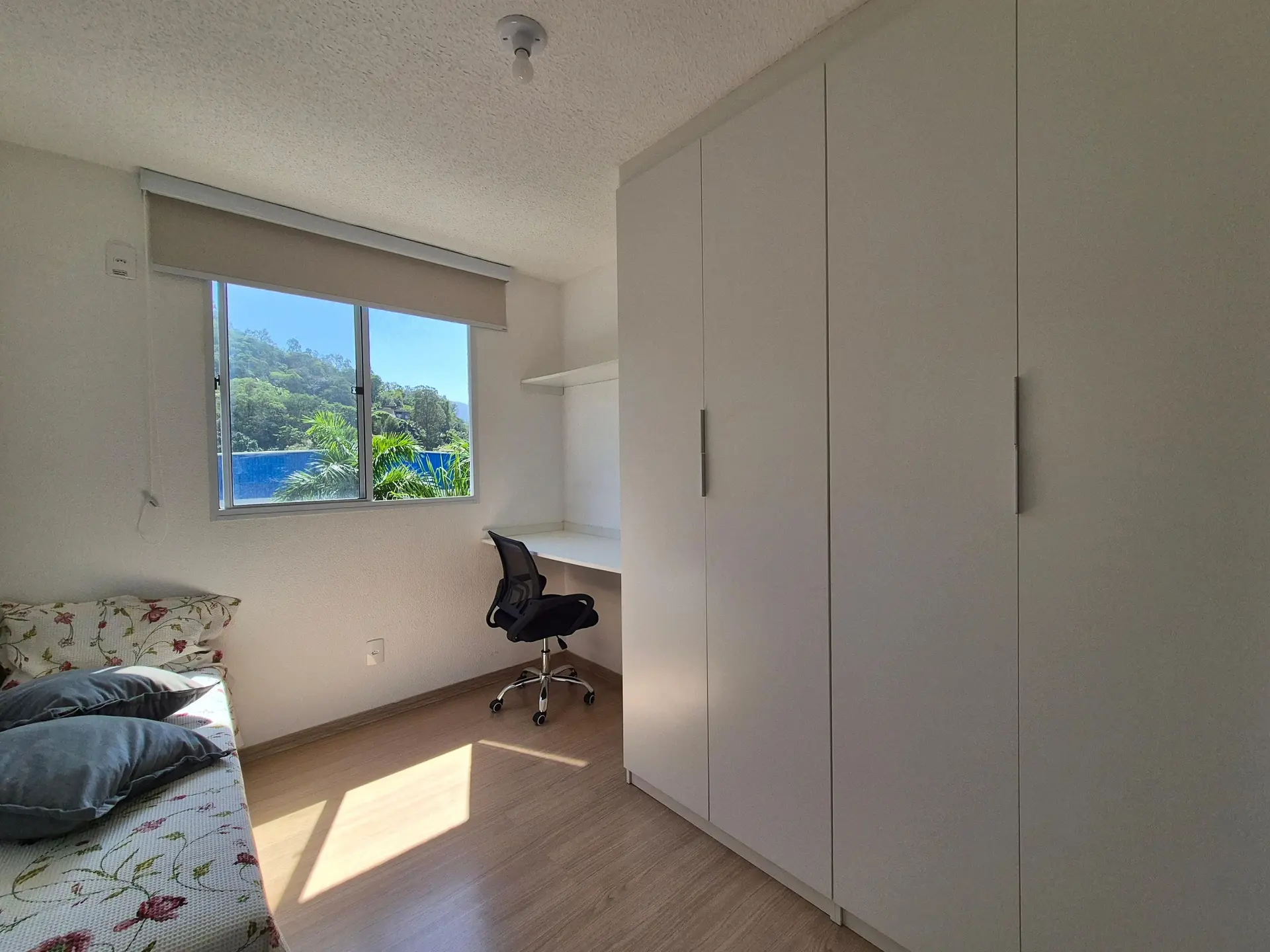 Home office in a 2-bedroom apartment, 65 m² — photo 3