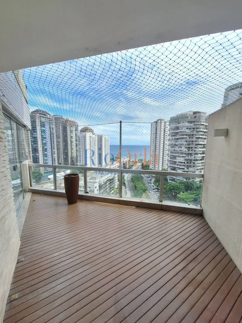 Unfurnished apartment with 4 bedrooms and 5 bathrooms — photo 33