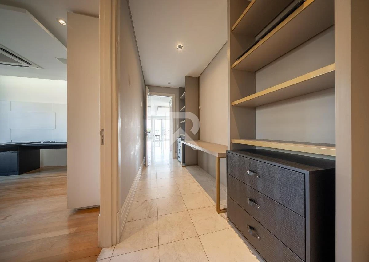 344 m² apartment with floor-to-ceiling windows and a bathtub — photo 46