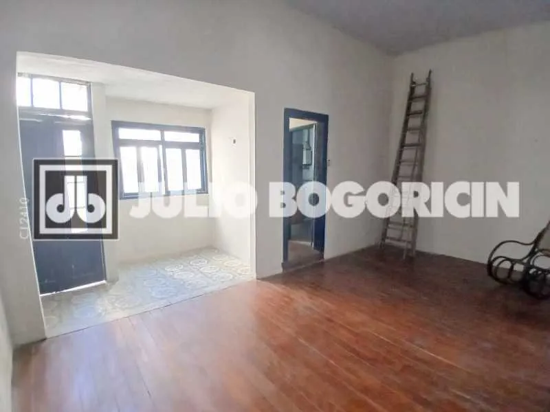 Unfurnished apartment with 6 bedrooms and 3 bathrooms — photo 5