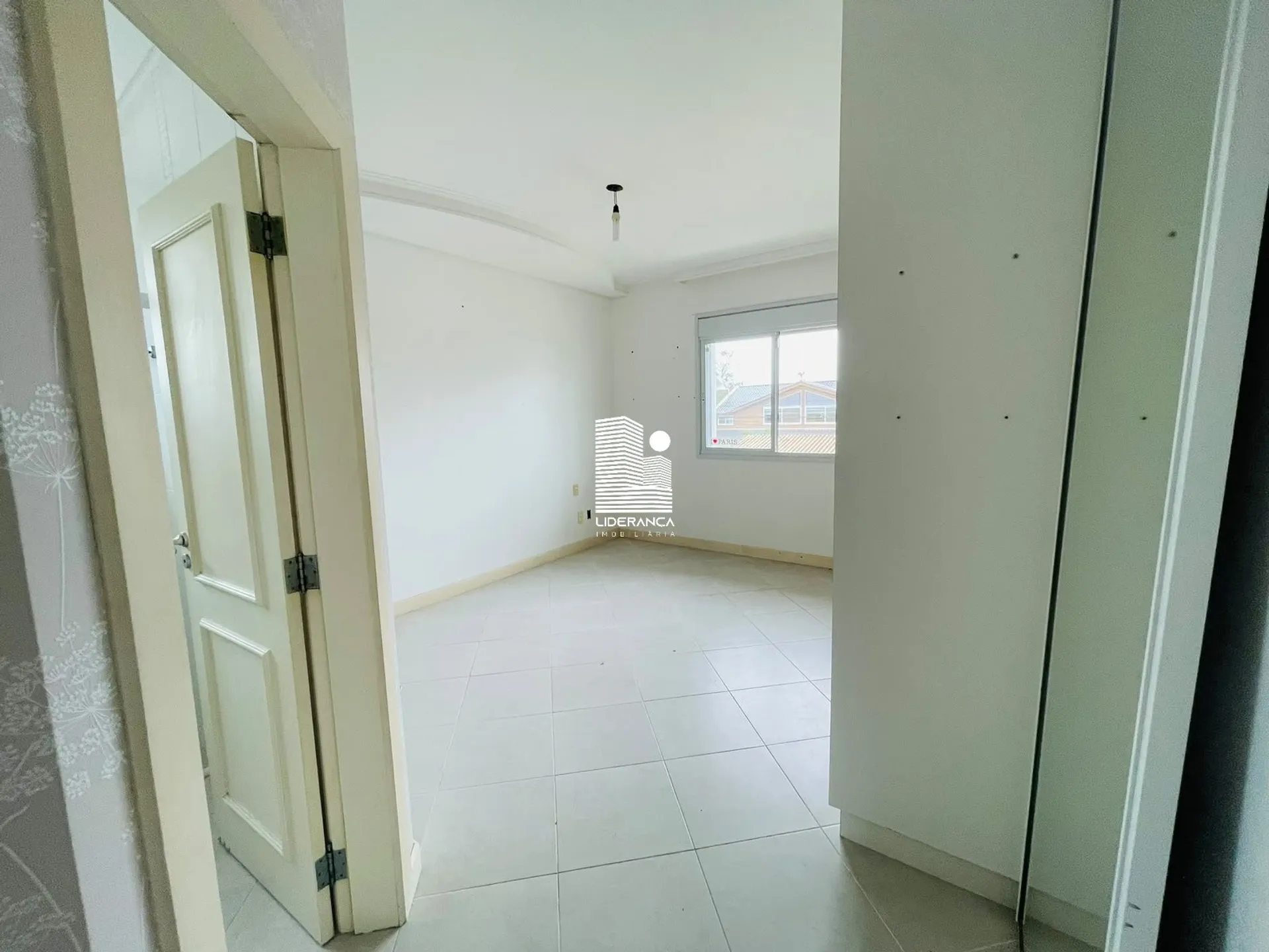 450 m² house with 4 bedrooms and a private garden — photo 23