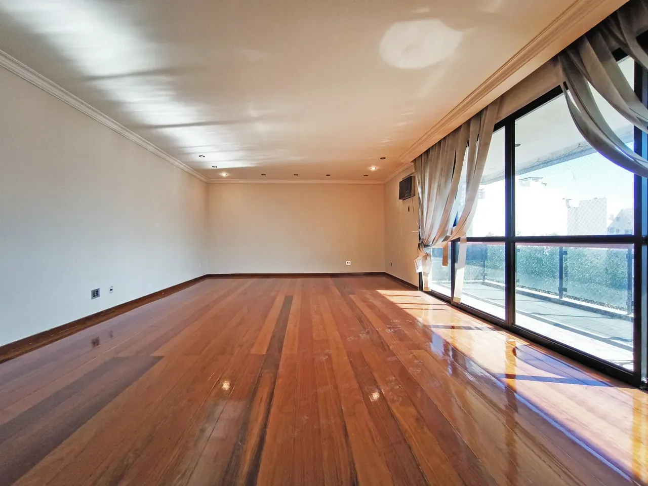 4-bedroom apartment with a home office in Rio de Janeiro — photo 9
