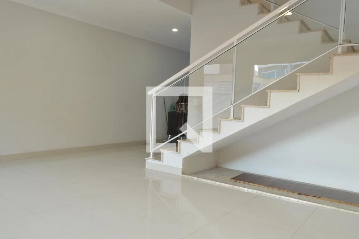 Casa de 5 quartos com 3 suítes e varanda fechada — photo 10