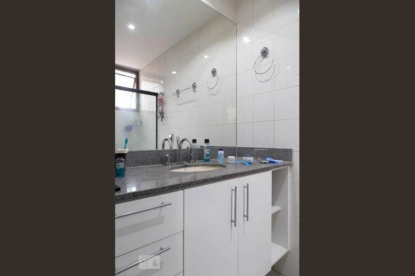 Rental apartment with 4 bedrooms and 150 m² — photo 43