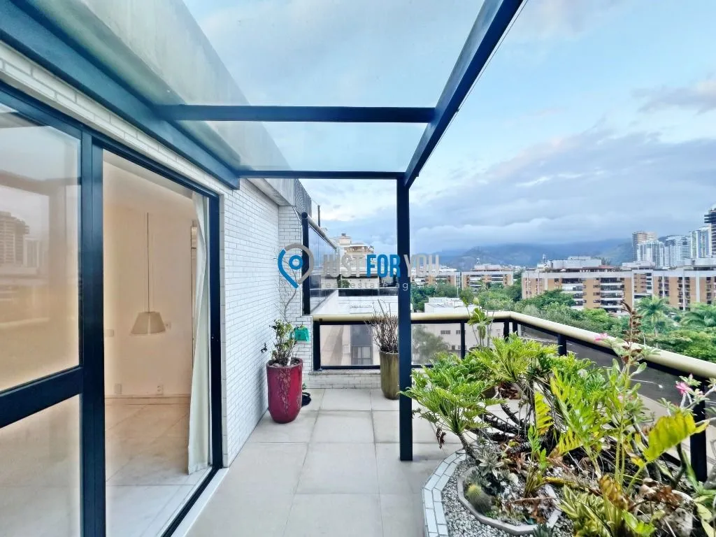 3-bedroom apartment with 5 bathrooms and 370 m² — photo 51