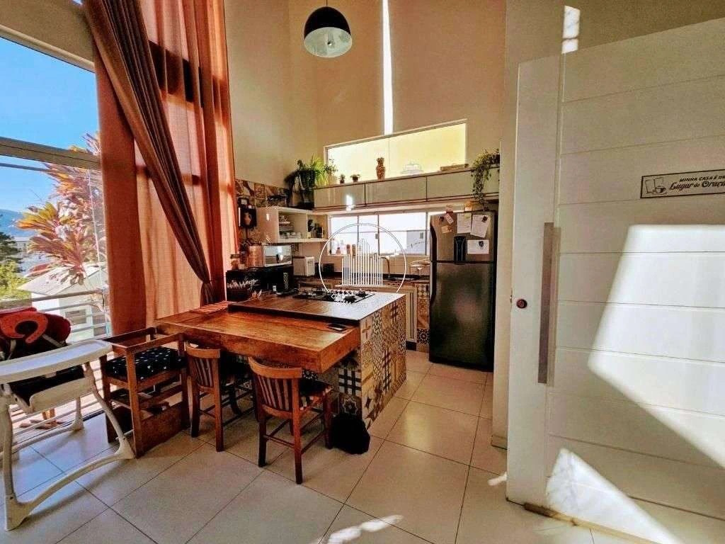 Condo house with 4 bedrooms and a private garden — photo 4