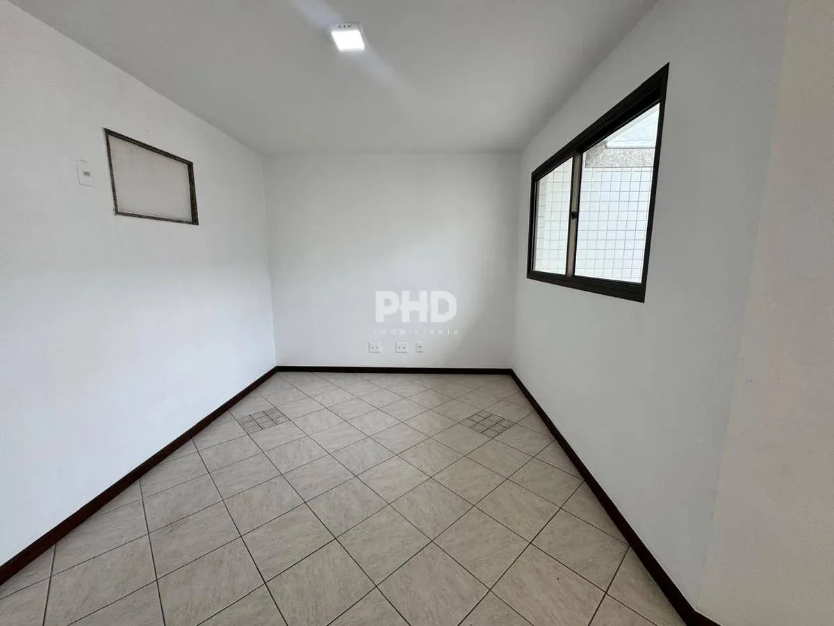 Apartment, 183 m², with a grill on the balcony — photo 44
