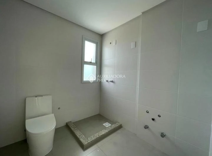 Rooftop apartment with 2 bedrooms and a balcony to rent — photo 8