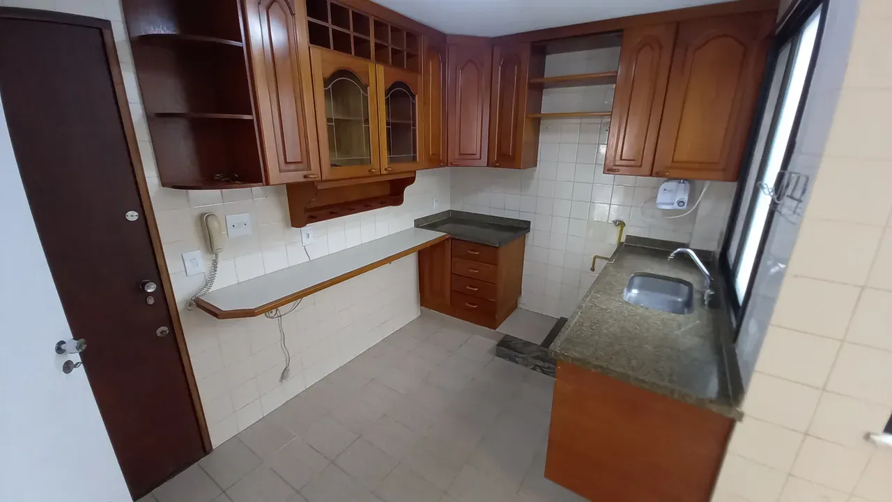 2-bedroom apartment with a bathtub — photo 5