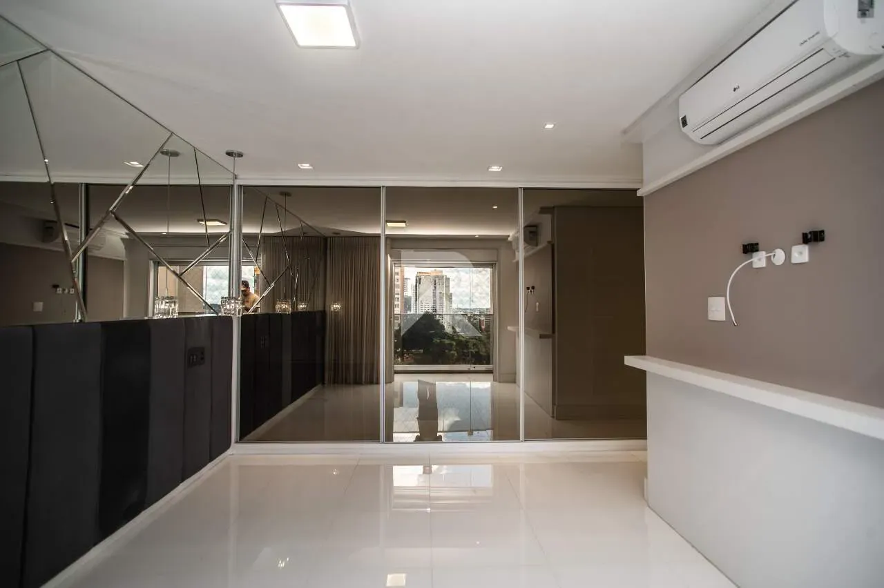 Furnished apartment with 4 en-suite rooms and glazed balcony — photo 23