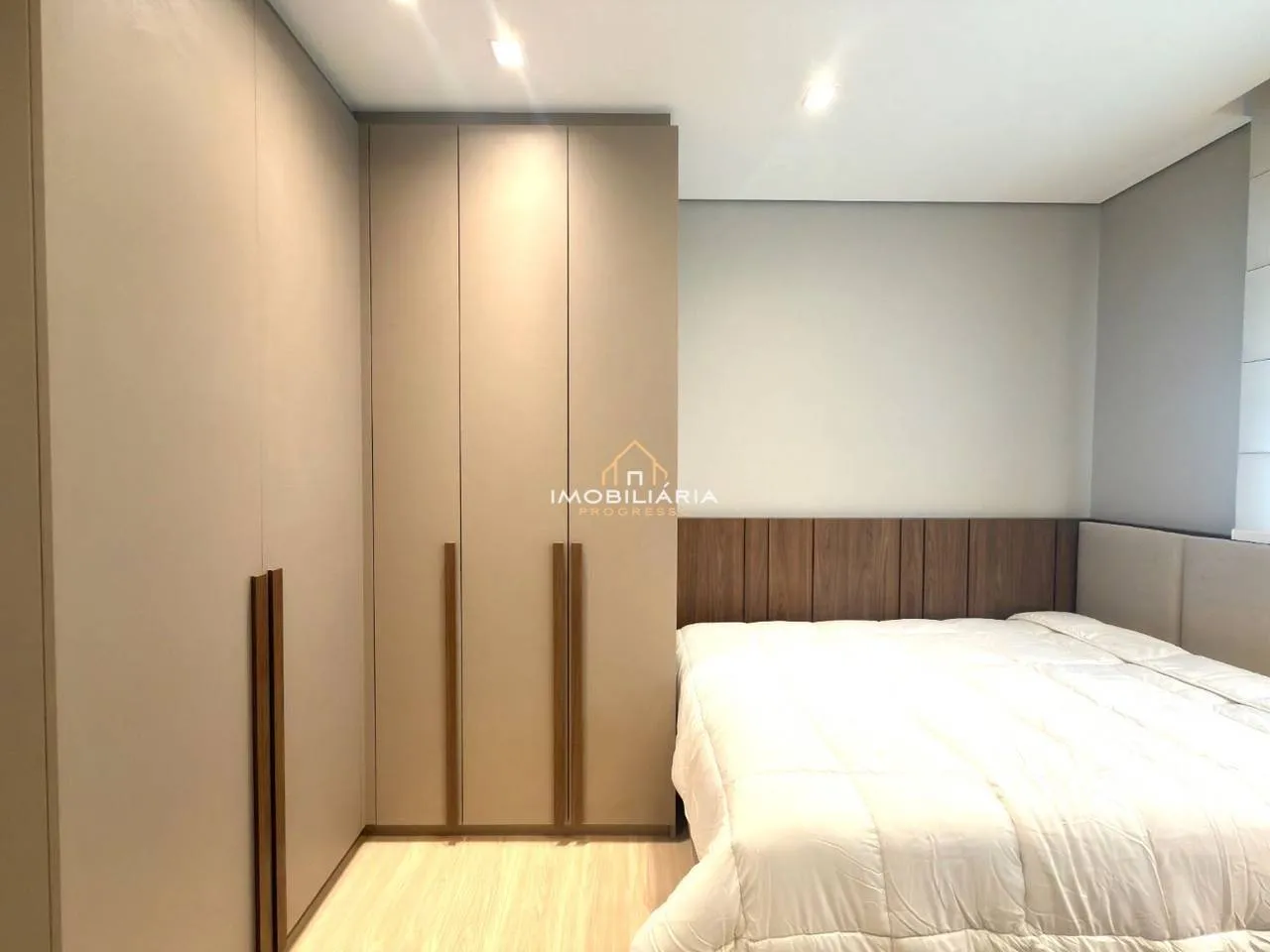 Floor-to-ceiling windows in a 3-bedroom apartment, 138 m² — photo 20