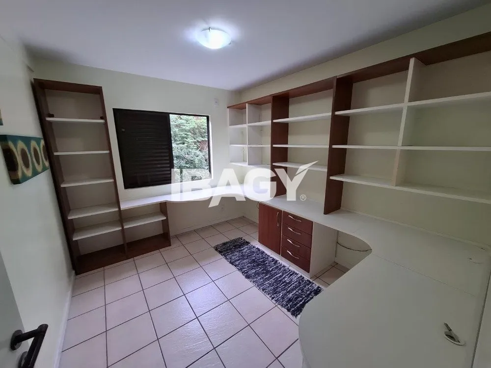 Apartamento amueblado de 3 dormitorios con balcón y parrilla — photo 3