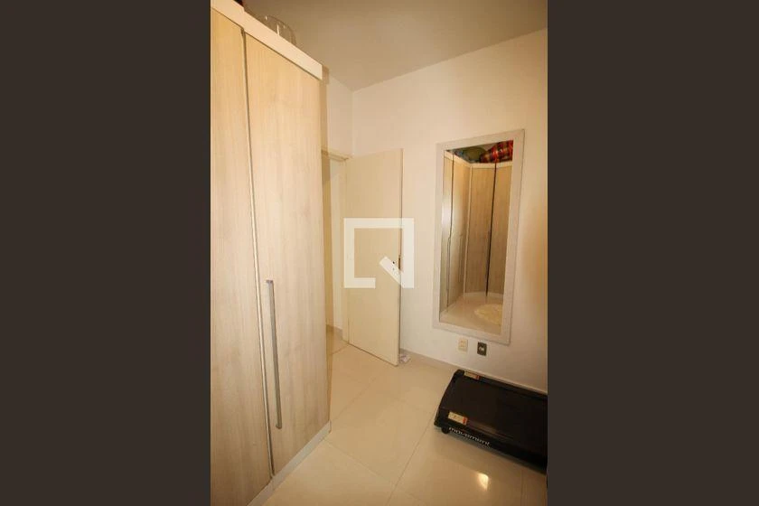 Rental apartment with 3 bedrooms and a glass balcony — photo 31