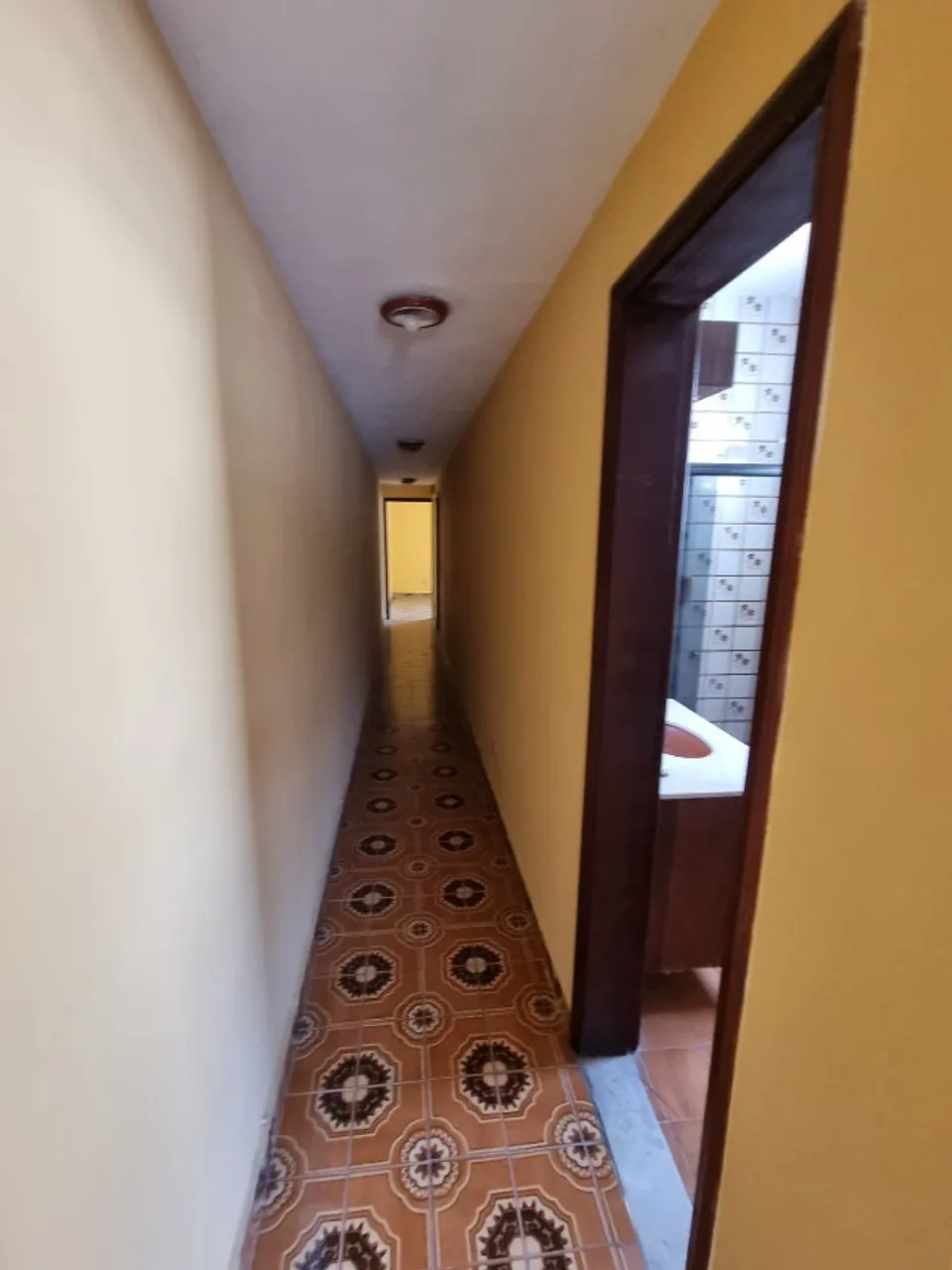 2-bedroom apartment with a mountain view — photo 17