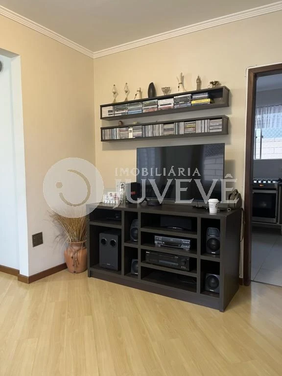 Home office in a 2-bedroom apartment, 58 m² — photo 8