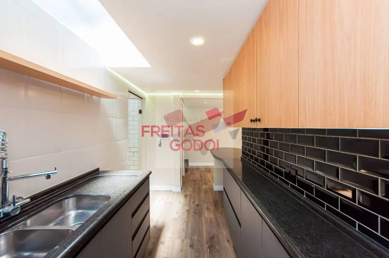 2-bedroom house with floor-to-ceiling windows in Curitiba — photo 14