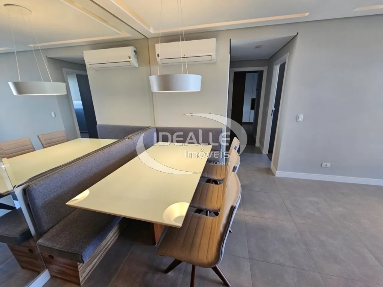 Apartment with 2 bedrooms and a glass-enclosed balcony — photo 7