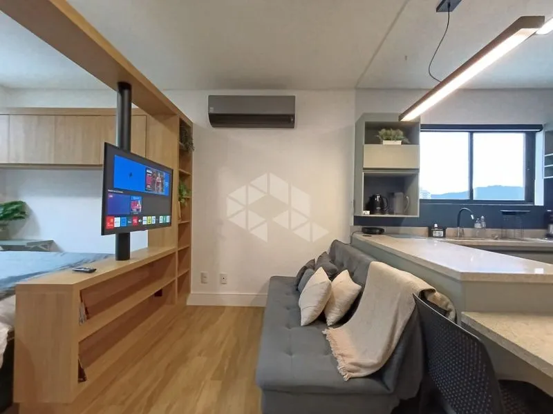 35 m² studio with a washing machine and a home office — photo 11