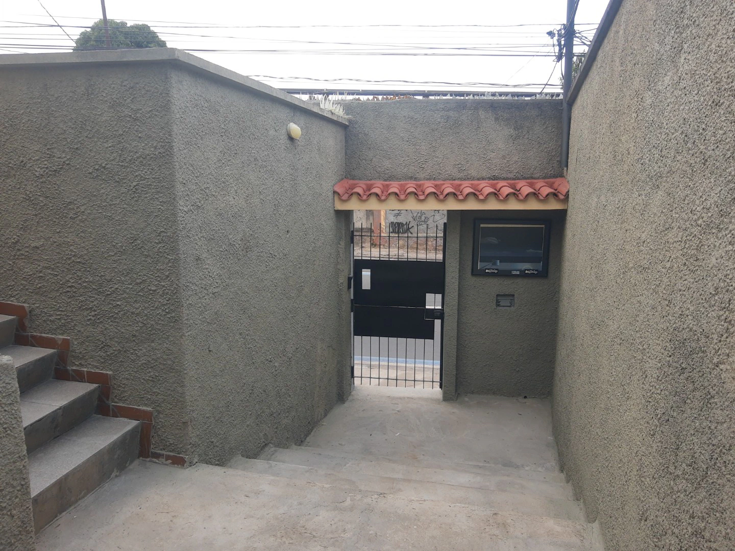 Немебльований будинок 50 м² з душем у склінні — photo 3