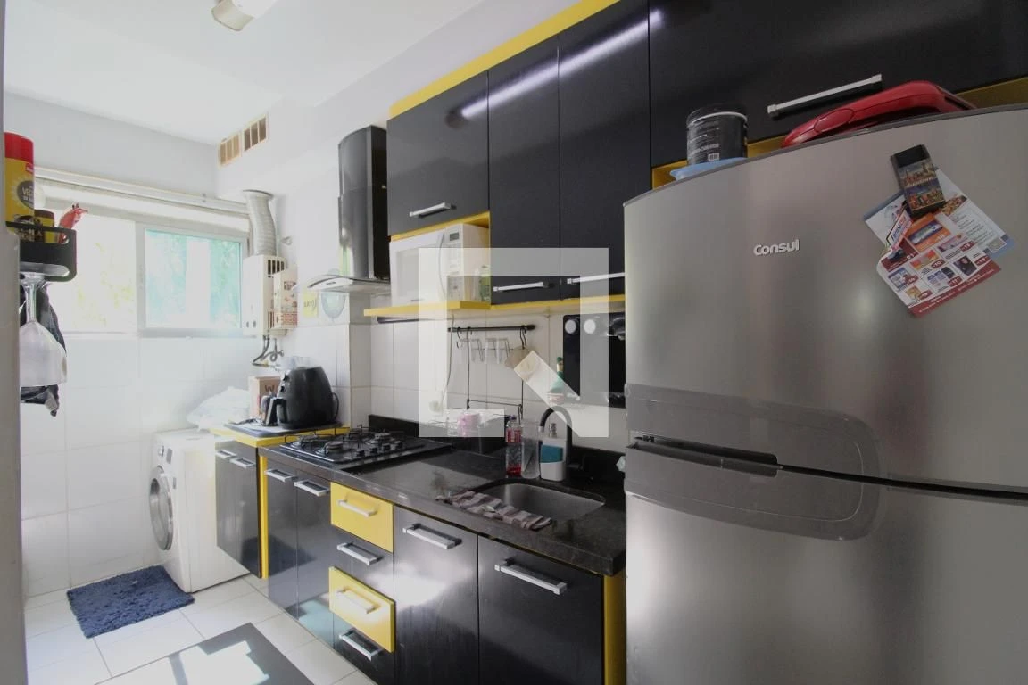 Apartamento mobiliado com 2 quartos e varanda — photo 4