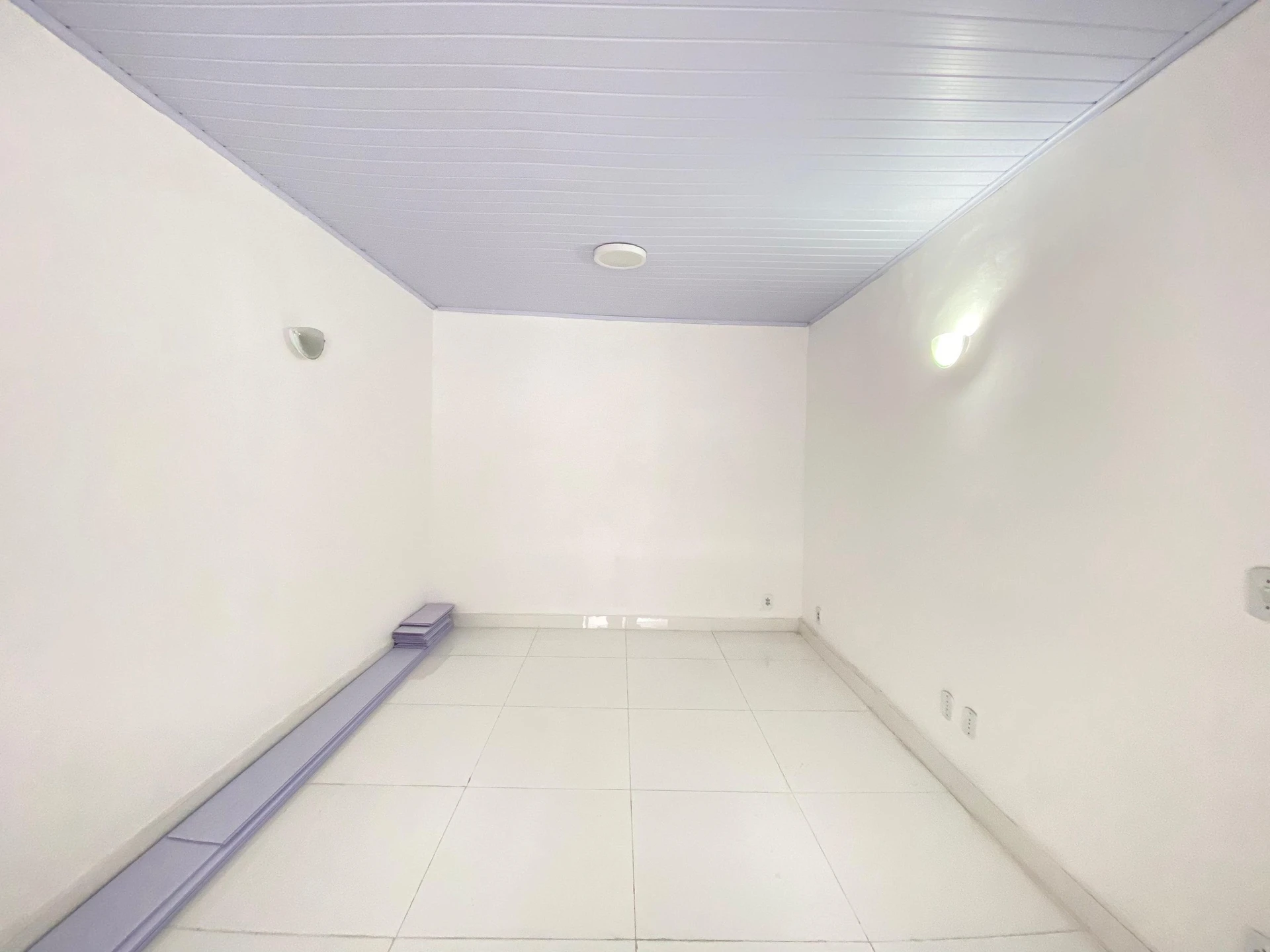 Rental house with 2 bedrooms and no parking — photo 17