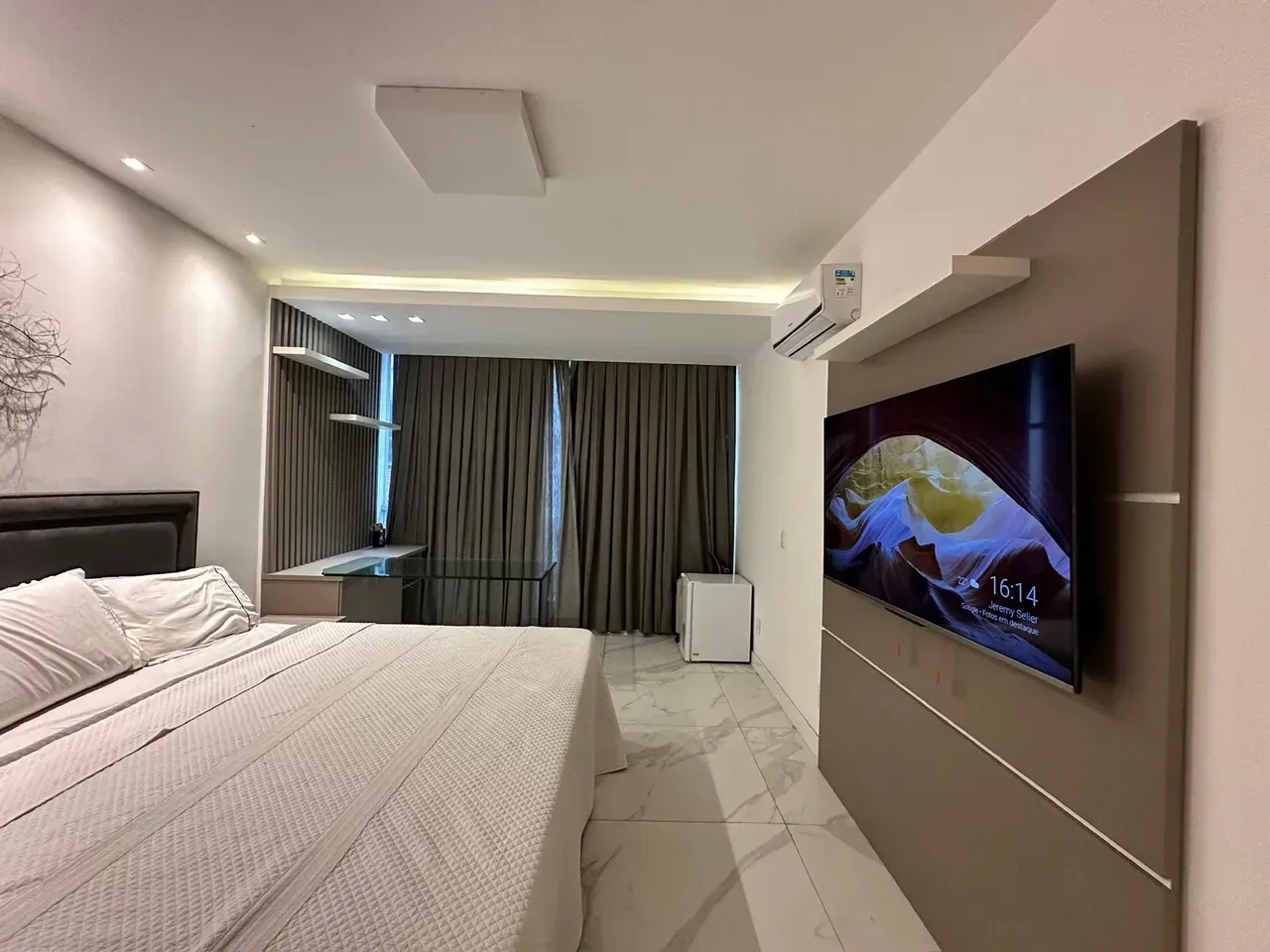 Furnished 250 m² apartment with 4 bedrooms and 5 bathrooms — photo 21