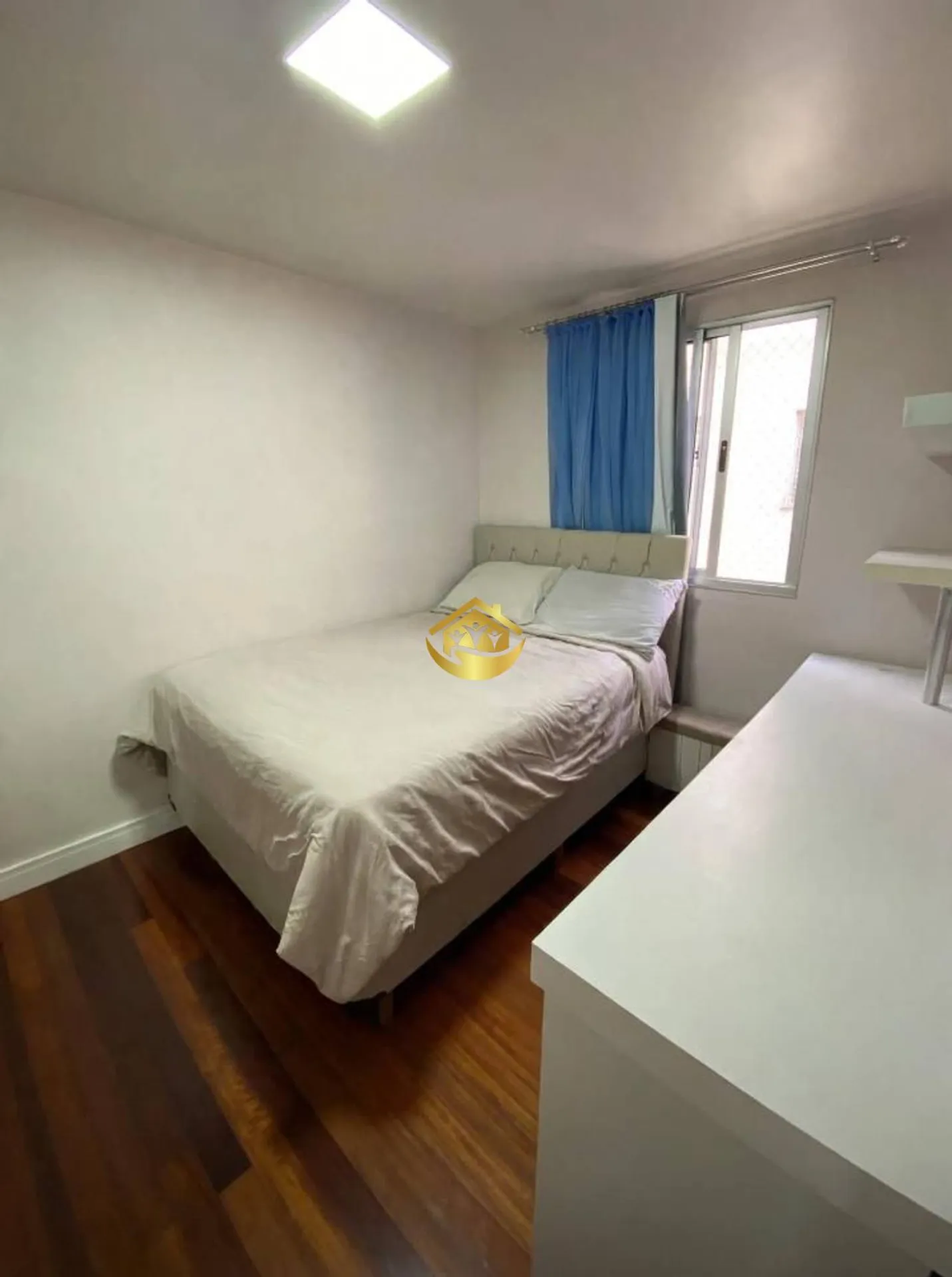 Wood or laminate floors in a 2-bedroom apartment, 46 m² — photo 4