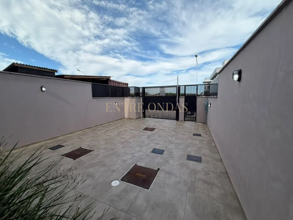3-bedroom house, 1 with its own bathroom, 202 m²