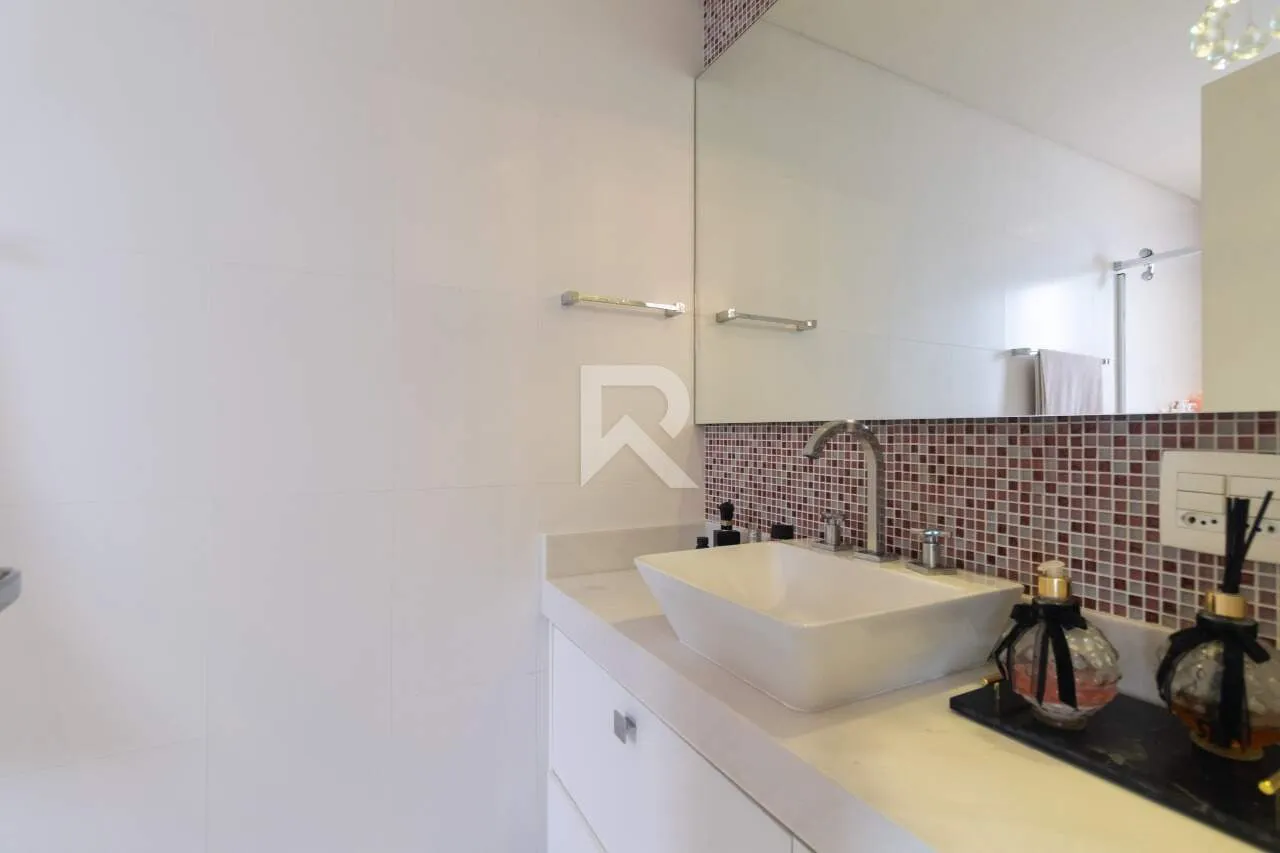 187 m² apartment with 3 en-suites and private BBQ — photo 16