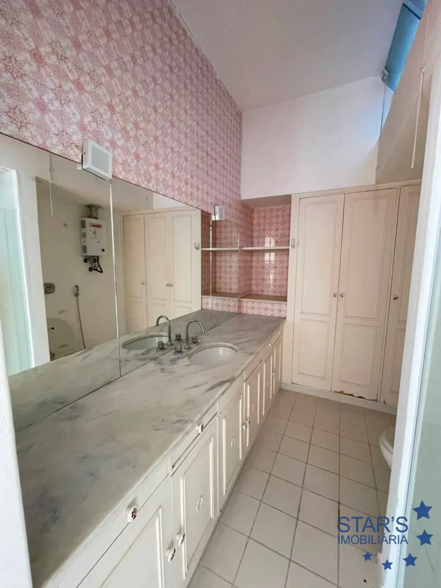 Будинок 250 м² із вікнами від підлоги до стелі — photo 24