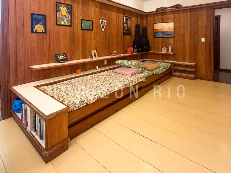 Furnished house, 800 m², with a bathtub — photo 58