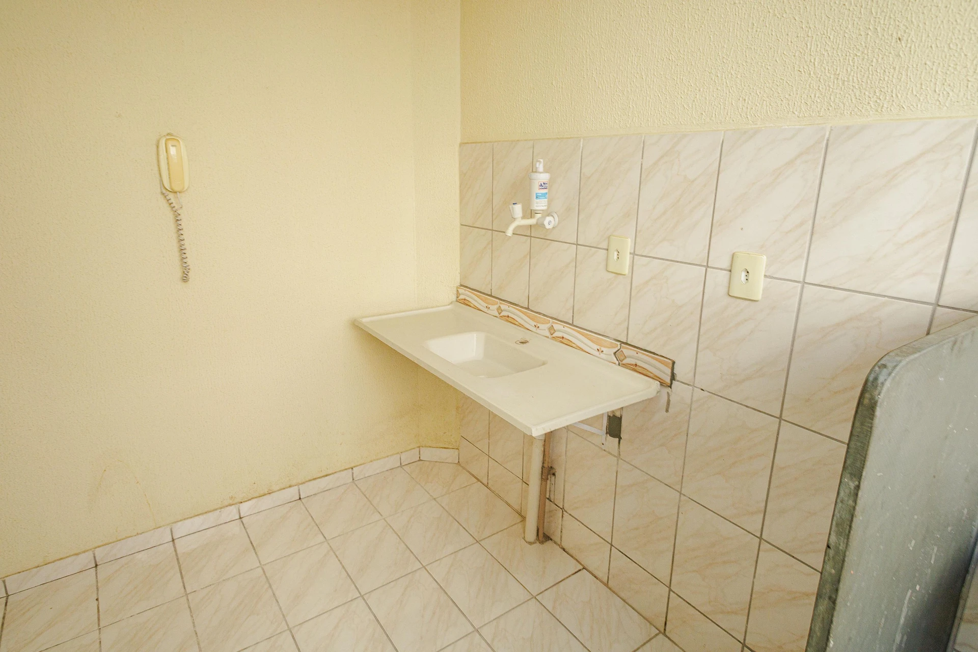 Unfurnished apartment with 2 bedrooms and 1 parking space — photo 8