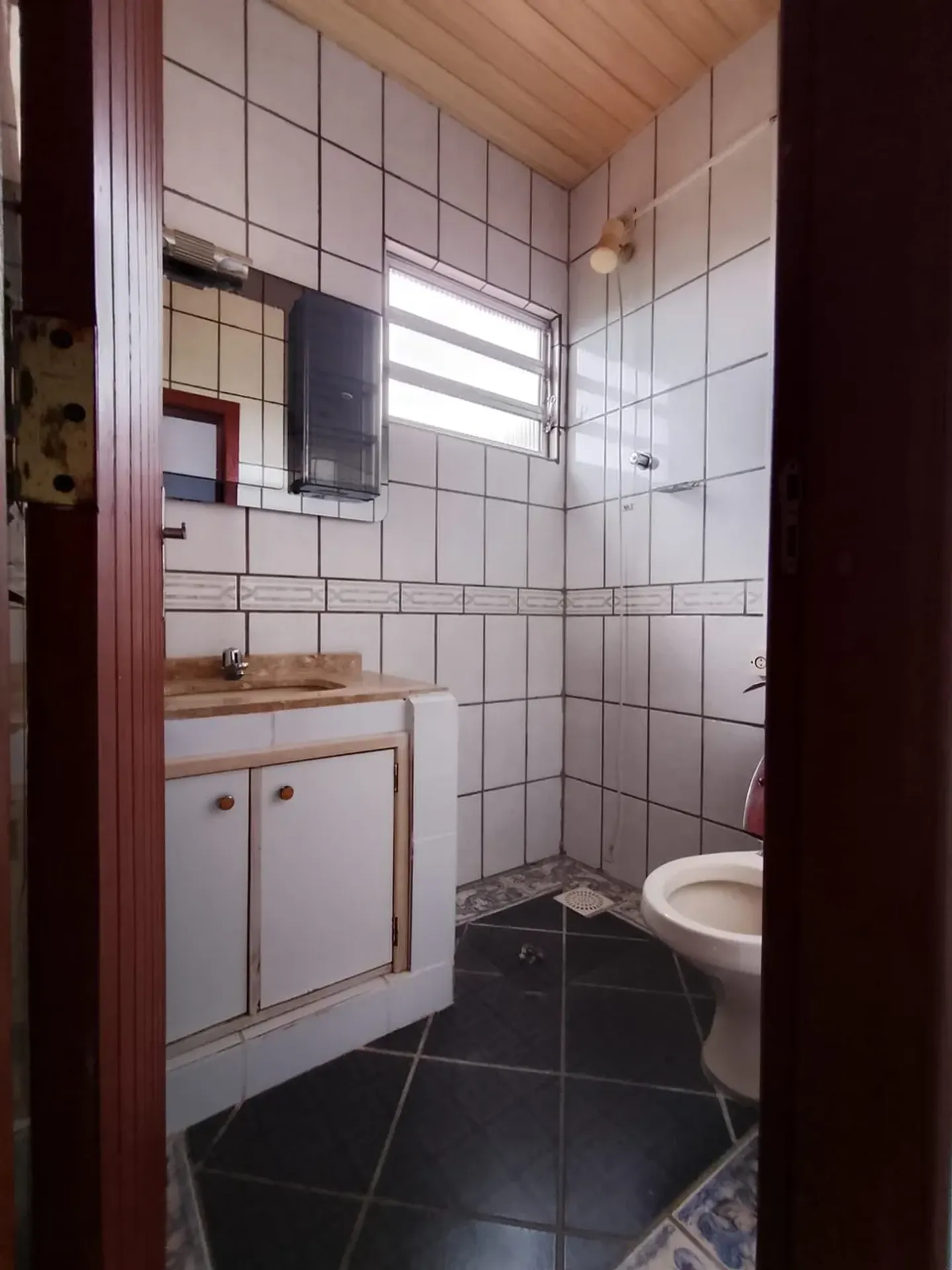 3-bedroom house with a bathtub — photo 30