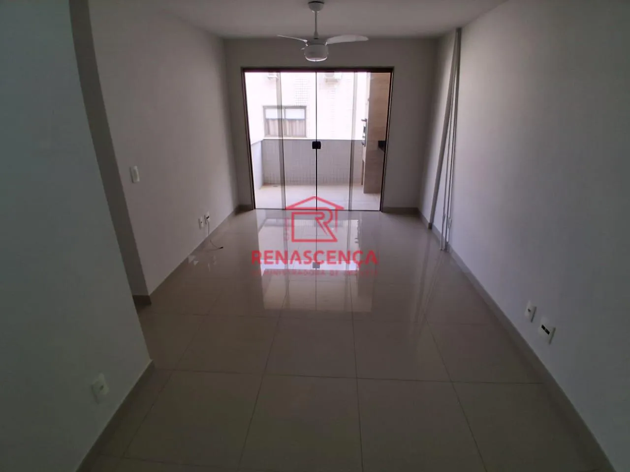 Balcony with a grill in a 2-bedroom apartment, 80 m² — photo 9