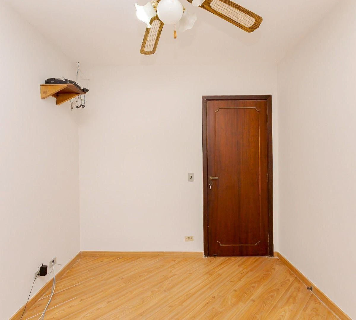 Casa com 4 quartos e 5 vagas em 480 m²