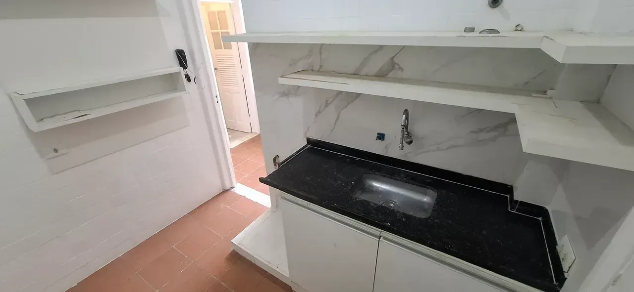 Wood or laminate floors in a 2-bedroom apartment, 68 m² — photo 16