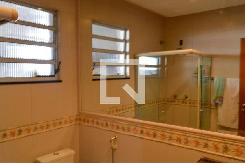 Furnished house with 4 bedrooms and 600 m² — photo 43