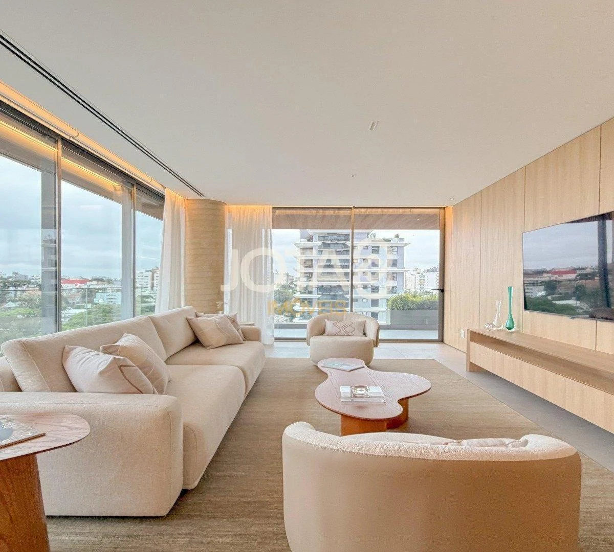 Furnished 195 m² apartment with 2 en-suite bedrooms