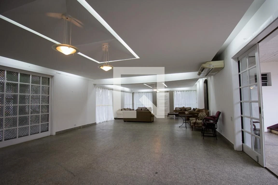 4-bedroom house with a walk-in closet in Rio de Janeiro — photo 18