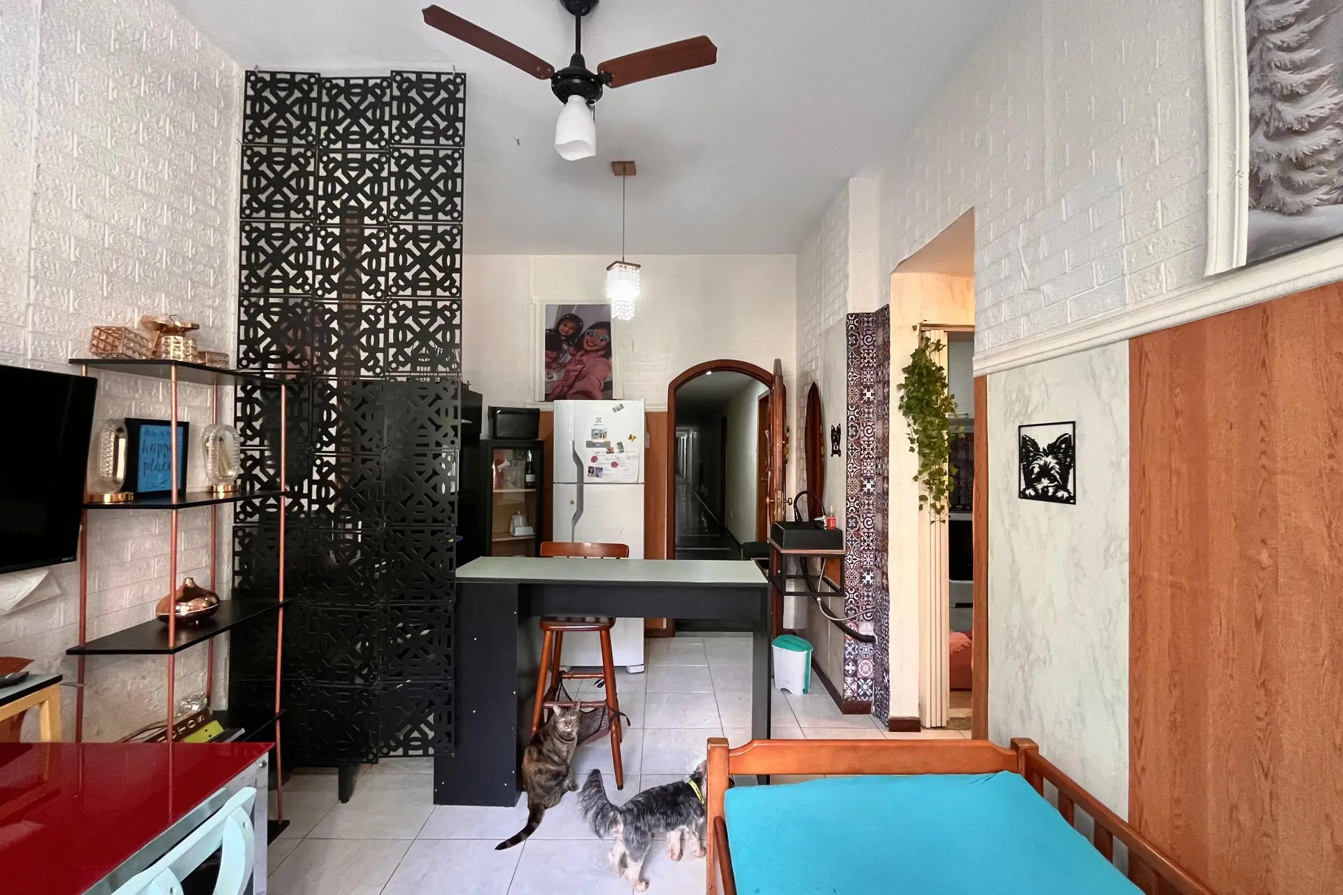 Apartamento amueblado con 2 dormitorios y balcón acristalado