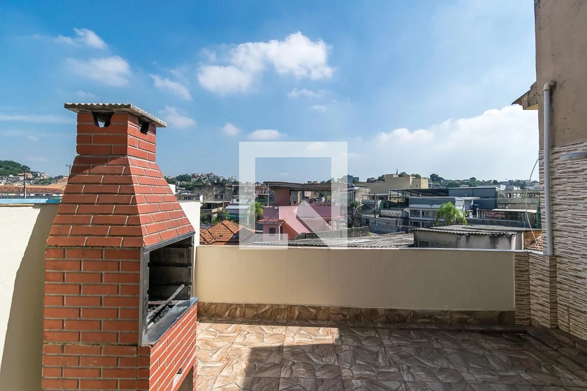 Balcony with a grill in a 3-bedroom apartment, 80 m² — photo 3
