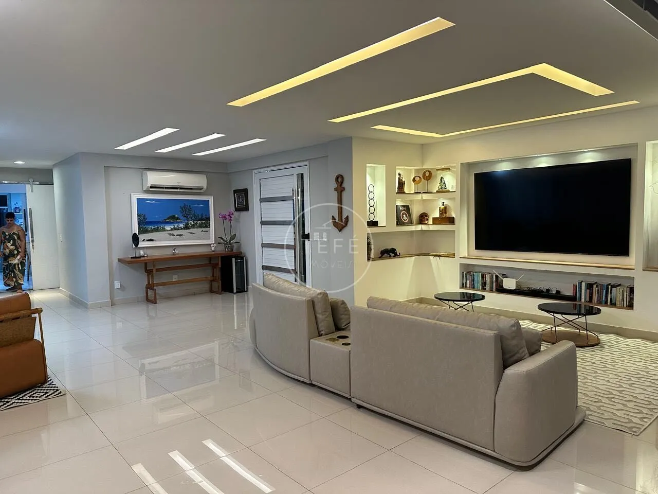 House for rent with 5 suites and 290 m² — photo 11