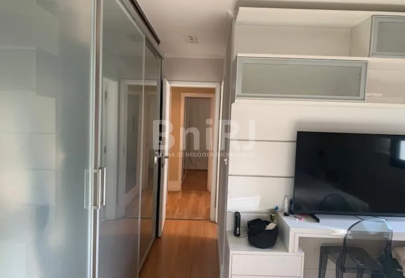 Furnished 2-bedroom apartment with open-plan kitchen — photo 10