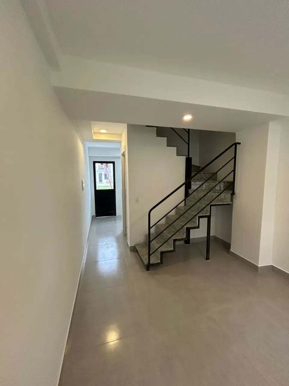 Casa com 2 quartos e varanda em condomínio com lazer — photo 5