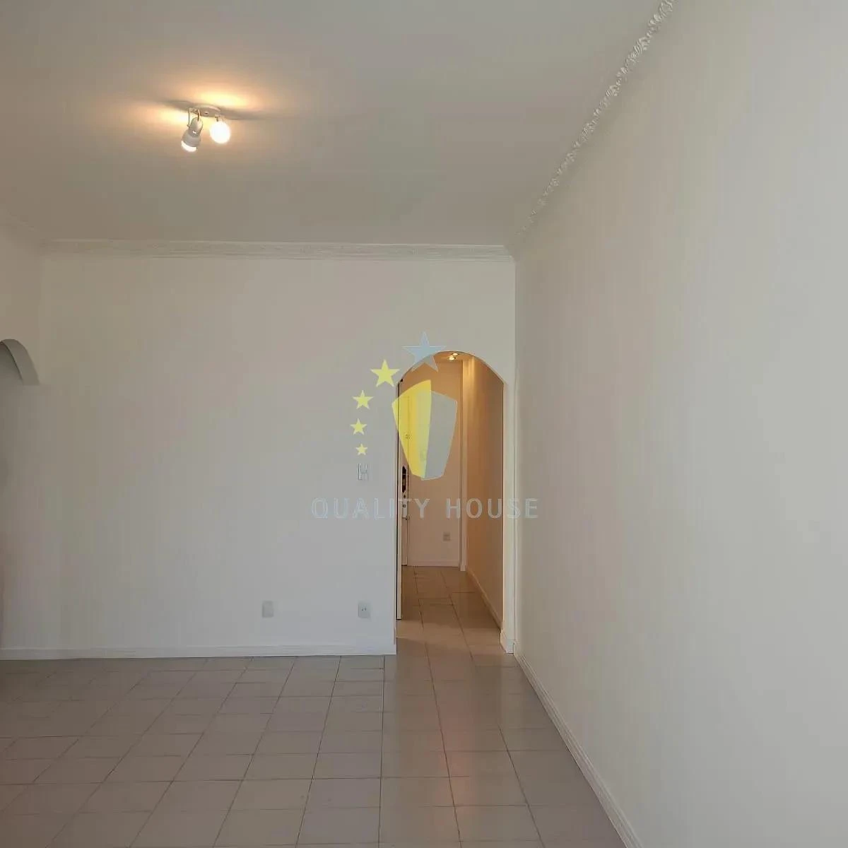 Bathtub in a 2-bedroom apartment, 90 m² — photo 20