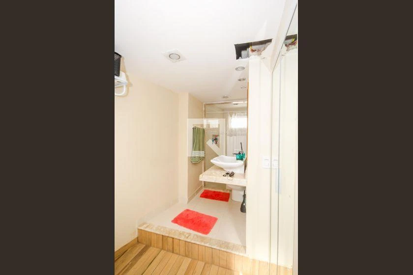 Furnished apartment, 230 m², with a walk-in closet — photo 46