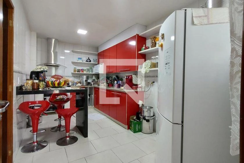 Home office in a 3-bedroom house, 198 m² — photo 22